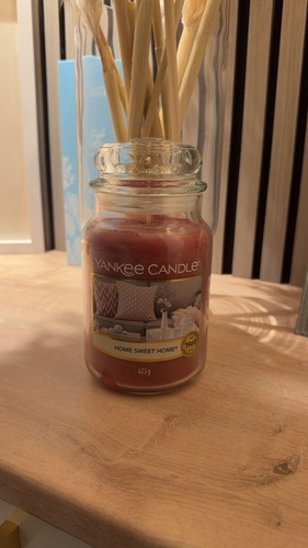 Large yankee candle home - candle.,