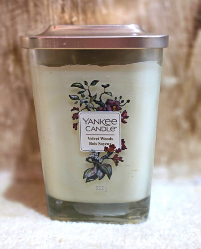 Yankee candle velvet woods - candle,