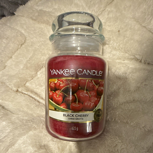 Yankee candle black cherry - black,