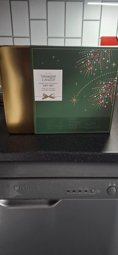 Yankee candle brand new - yankee, boxed
