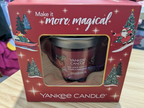 Yankee christmas candle red - christmas,